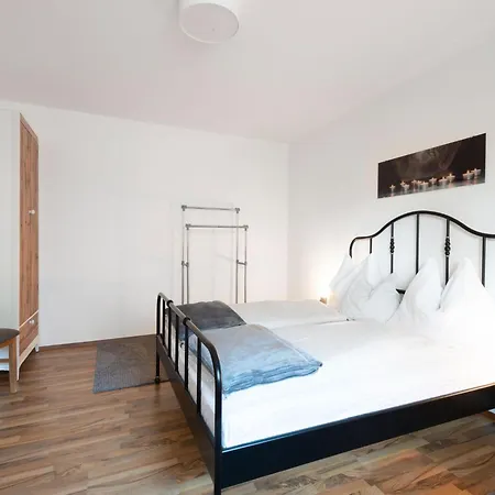 In Tyrol Near Lift, Cleaning Included * Bruck am Ziller