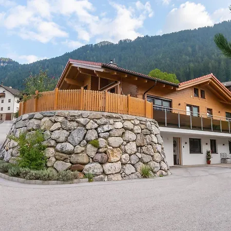 In Tyrol Near Lift, Cleaning Included Apartamento